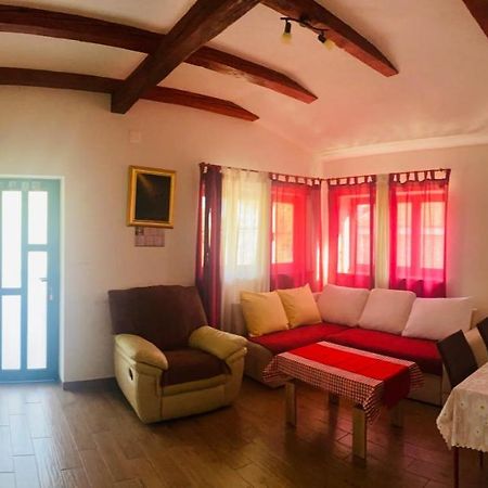 Apartmani Janja Starigrad Paklenica Buitenkant foto
