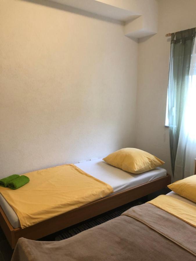 Apartmani Janja Starigrad Paklenica Buitenkant foto