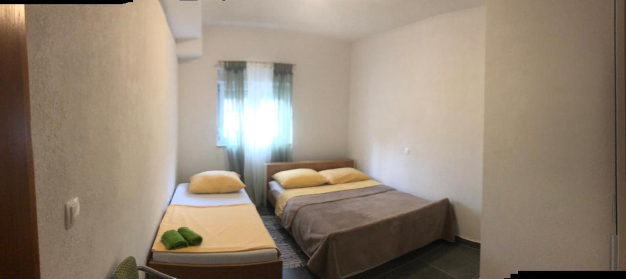 Apartmani Janja Starigrad Paklenica Buitenkant foto