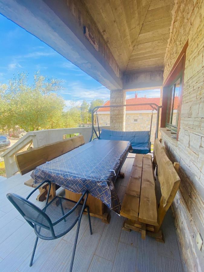 Apartmani Janja Starigrad Paklenica Buitenkant foto