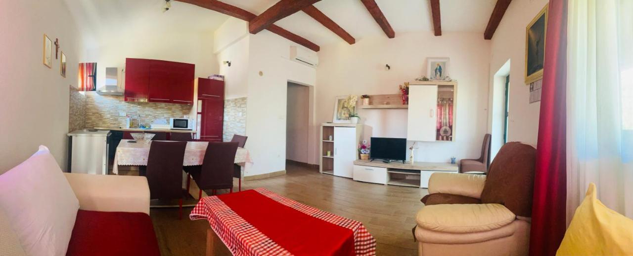 Apartmani Janja Starigrad Paklenica Buitenkant foto